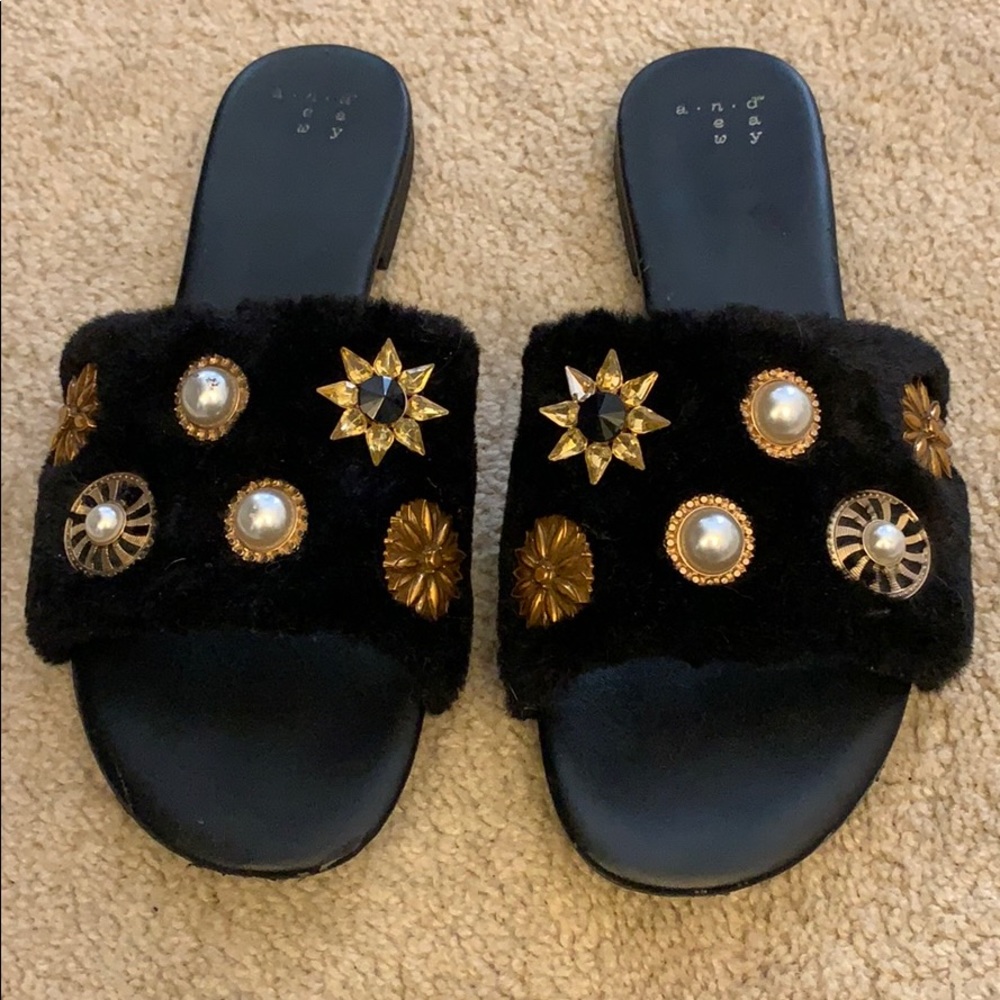 Black slides with metal and pearl details